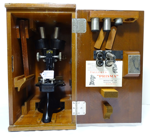 Caja con el Microscopio binocular de diseccin